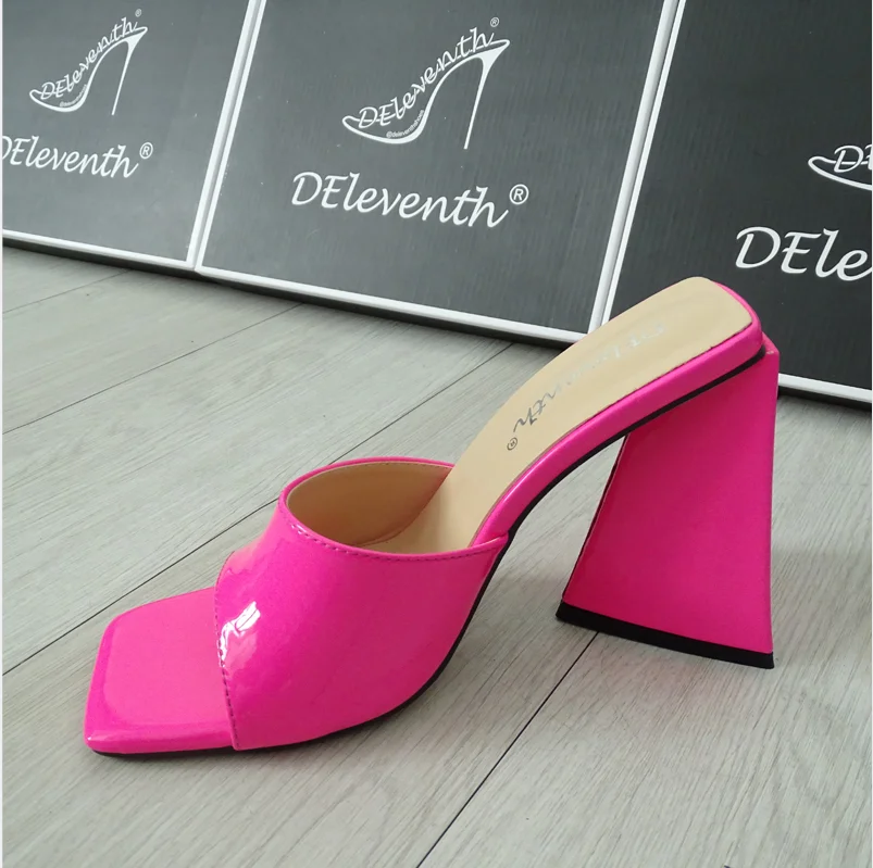 

2022 Spring New Fashion Slippers Chunky Triangle Heel Square Open Toe designer heels Block Heels Slippers Sandals, Purple;black;white;brown