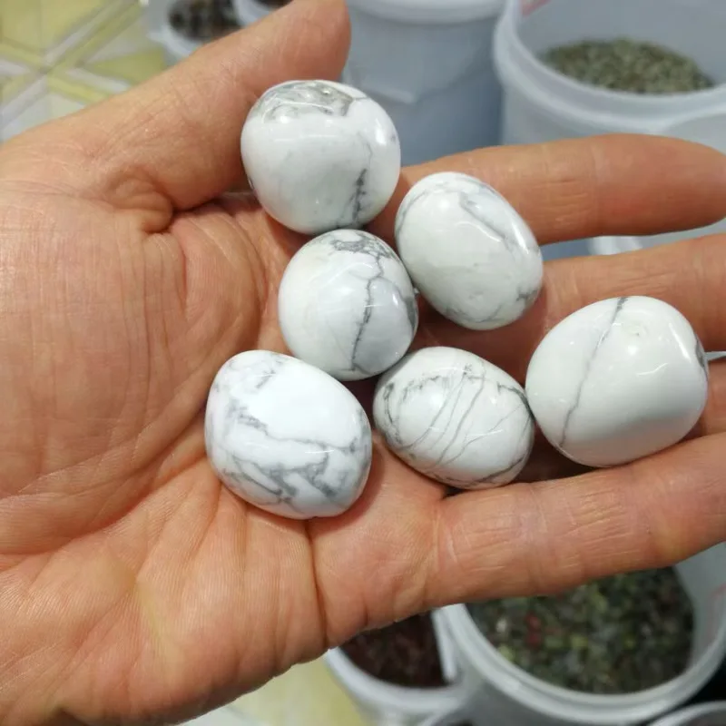 Hot Sale Bulk Natural Meditation White Howlite Tumble Rock 20-30 mm Gemstone Pebbles Round Crystal Stone for Gift Decorations