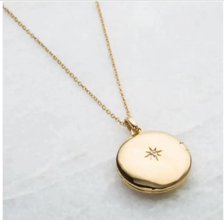 

Custom jewelry initial charm round pendant necklaces 925 sterling silver 18k plated gold photo locket necklace, Gold plated