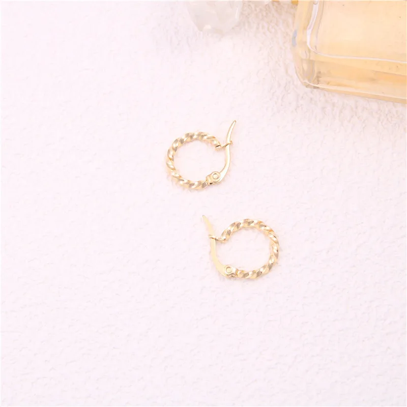 

2020 Trendy Earring 18K Gold Plated Dainty Waved Twisted Lines Hoop Earrings for Women Stainless Steel Earrings Wholesale