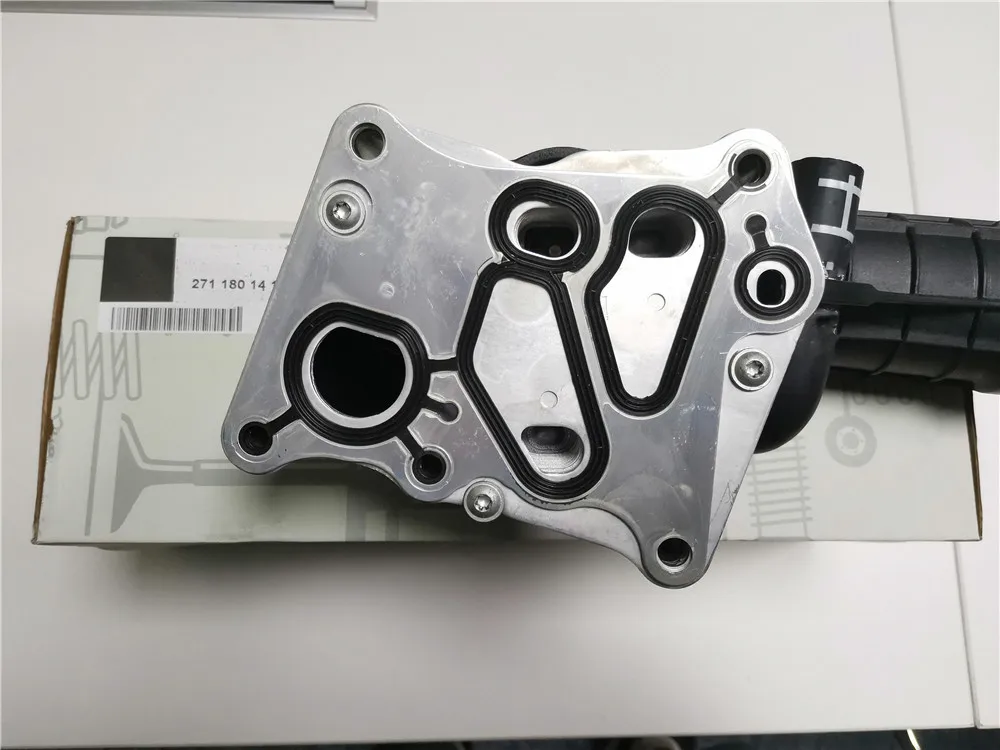 W203 W204 M271 M274 Engine Oil Cooler For Mercedesbenz C200 C300 C350