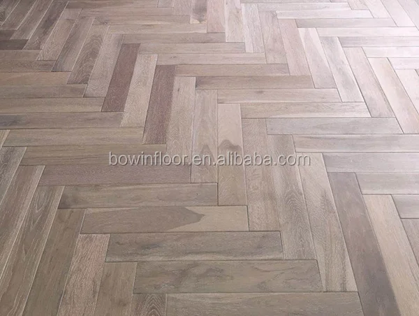 Oak herringbone parquet.png