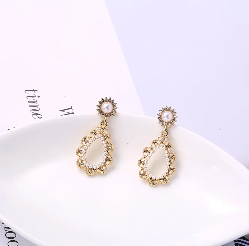 

JUHU 2021 New Golden Pearl Fashion Art Elegant Cute Student Earrings