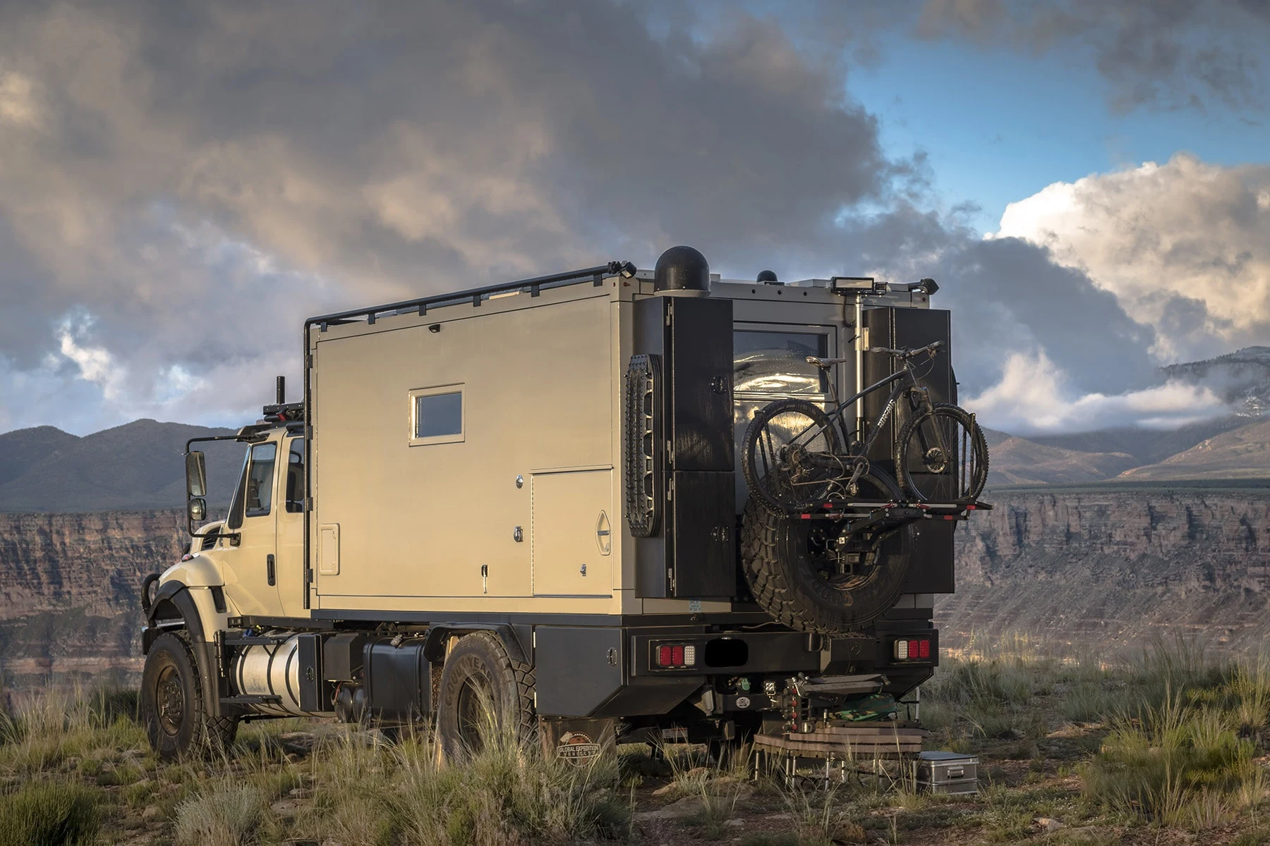 Australia 4x4 Mid Size Slide In Expedition Truck Camper Caravan Buy