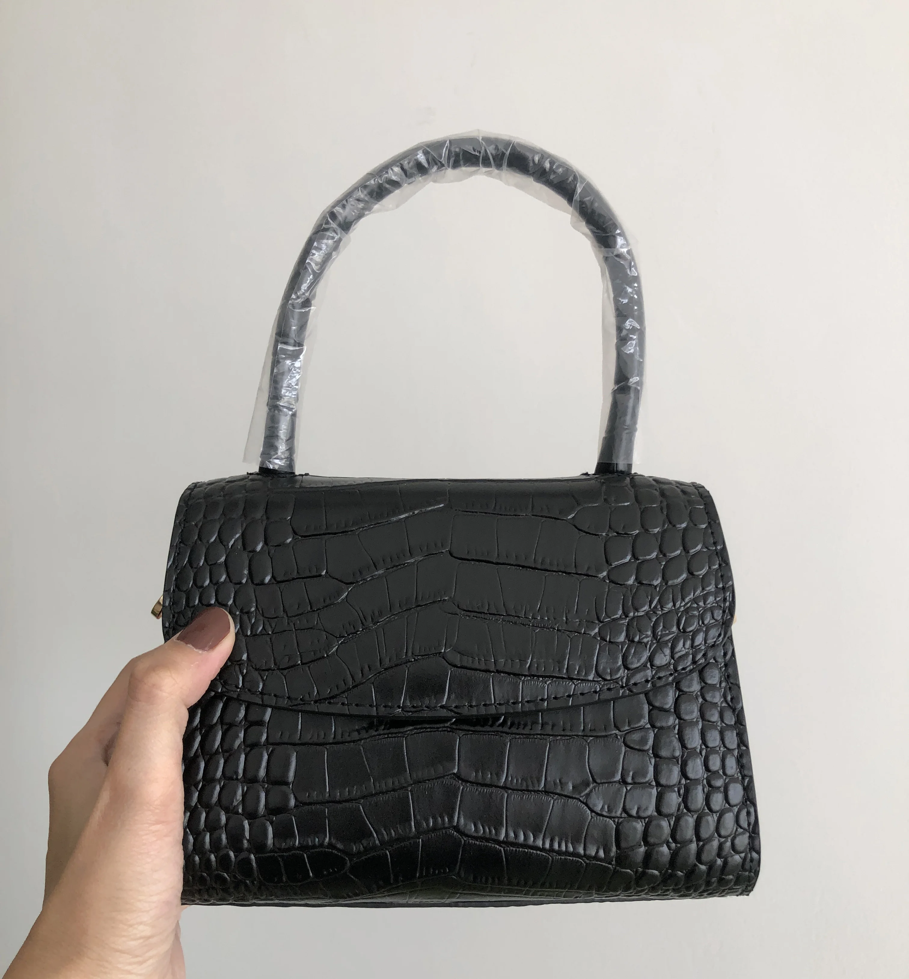 croc textured shoulder bag