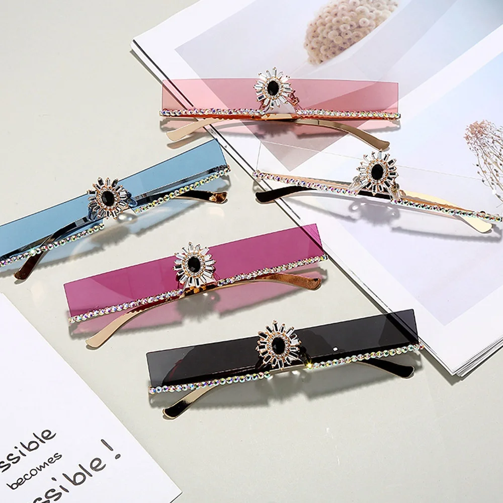 

2020 Newest Vintage Personalized Sun Glasses Square Rimless Rhinestone Flower Sunglasses Women