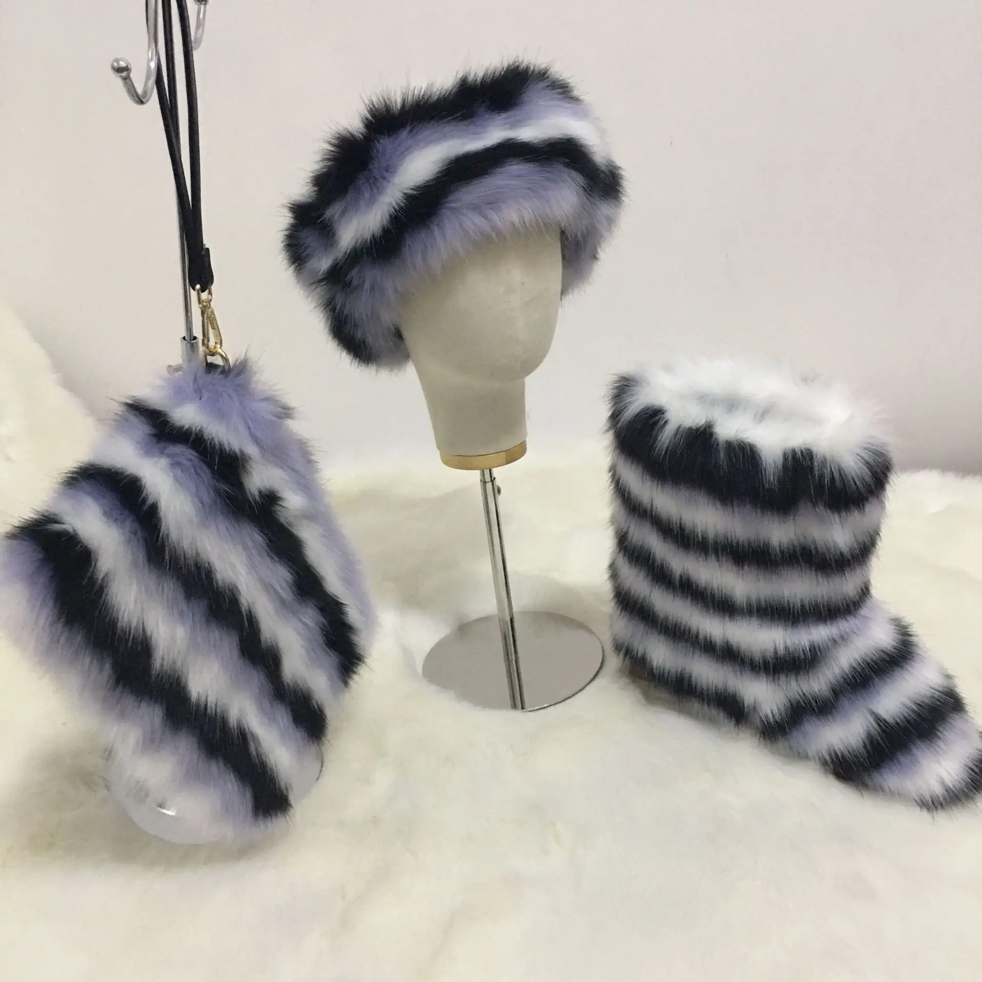 

New arrive winter boots sets headband ladies stripe device plush boots with fluffy fur purse women shoes fur handbag