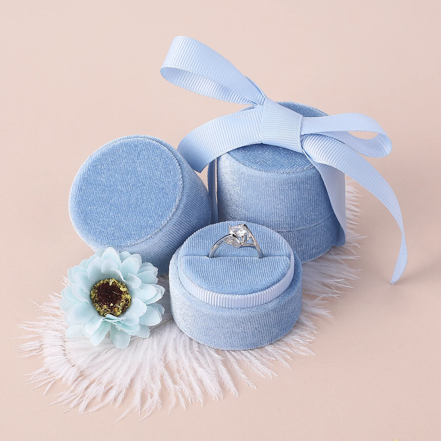 

Custom Romantic Sweet Luxury Small Velvet Engagement Ring Box Ring JEWELRY BOX Jewelry Box