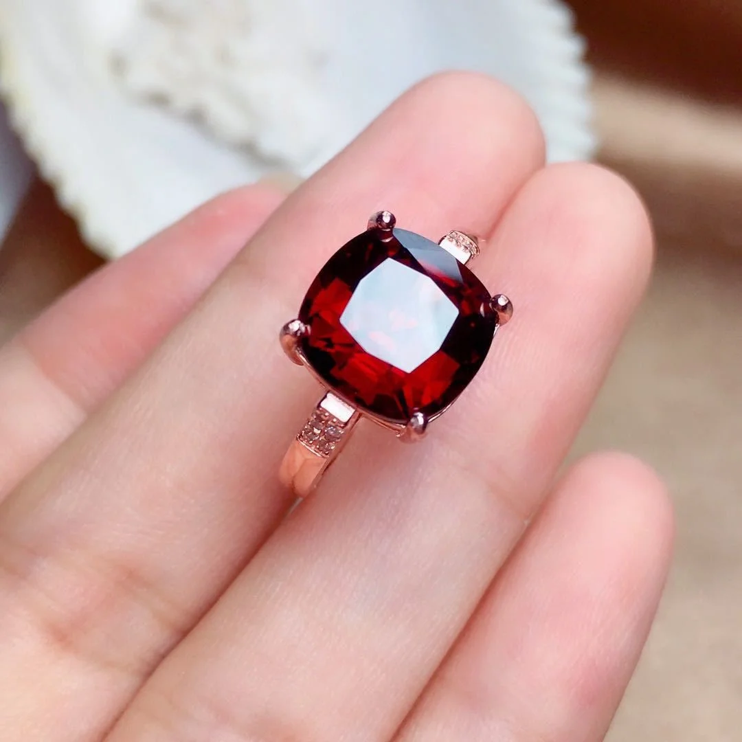 

Luxury Red Garnet Rings for Women Wedding Engagement Cocktail Ring Rose Gold Fashion Jewelry Gift Accessories, Picture shows