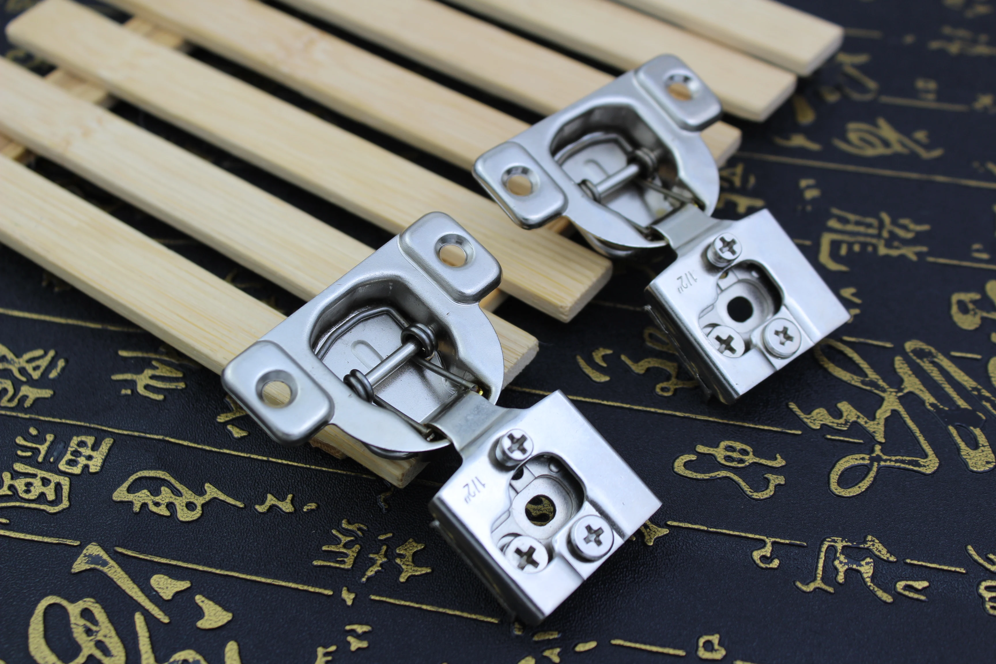 Furniture hinges with short arm design manufacture