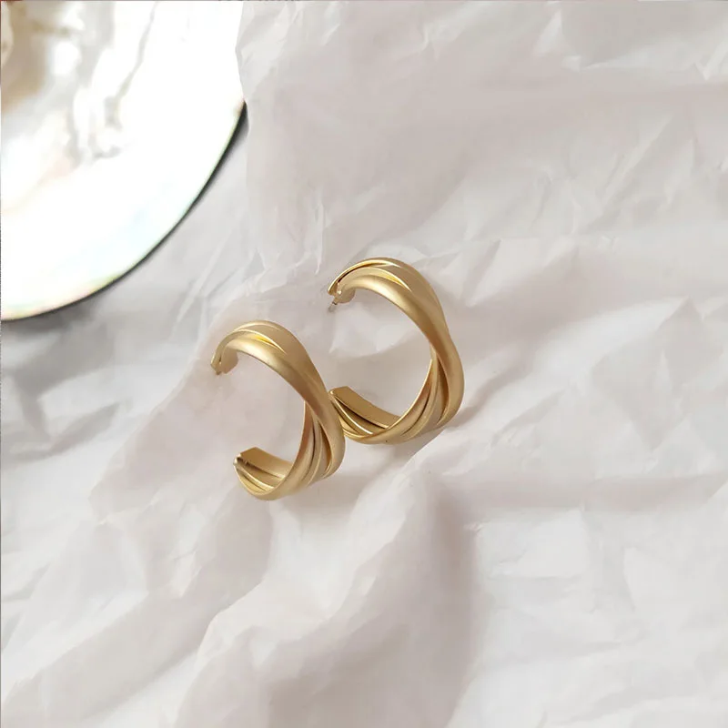 

2022 Fashion 925 Silver Needle Geometric Twisted Simple Metal Earrings Temperament Women jewelry, Gold color