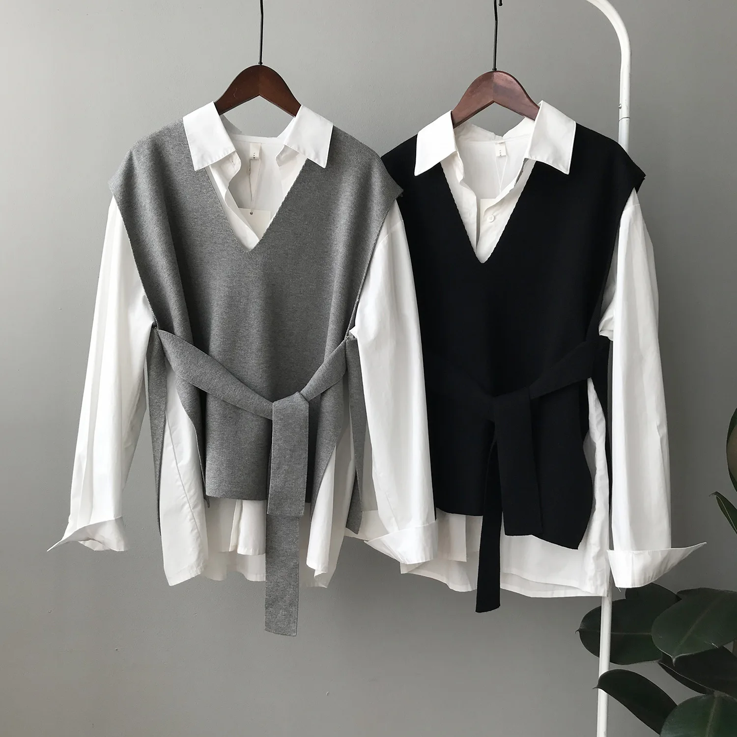 Boutique Wholesale 2026 Autumn New V-neck Knitted Vest Women's Lace up Pullover With Sleeveless Knitted Shirt Vest