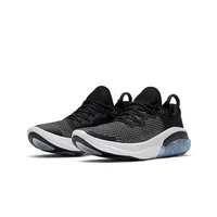 

Wholesale Design Lace Up Fly Knit Breathable Running Sport Shoes Men Sneakers
