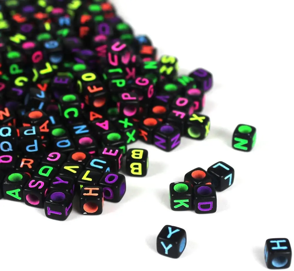 

Hot Selling 800 Pcs Colorful Writing Black Letter Beads Cube Alphabet Beads For Diy