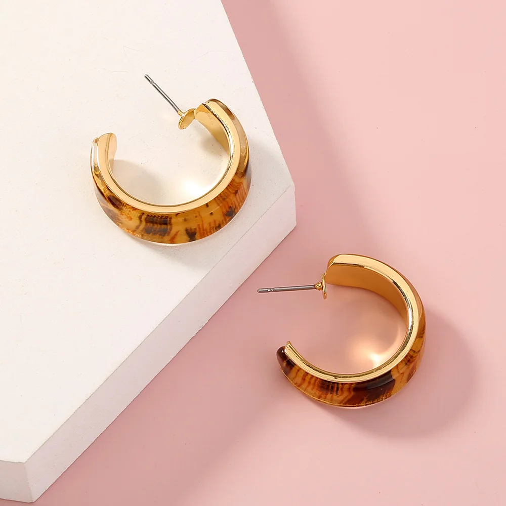 

Autumn and winter new sales of Europe and the United States round earrings trend earrings female, Luxury