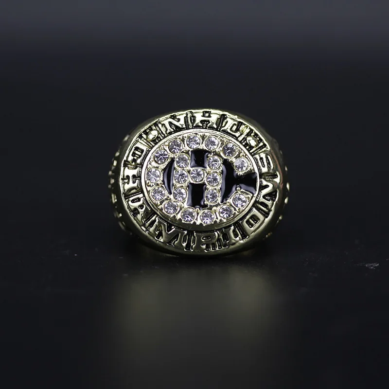 

1977 Montreal Canadiens championship ring Europe and America popular memorial nostalgic classic ring