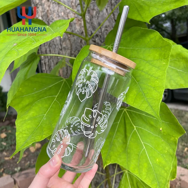 

2021 Hot Selling 16oz 20oz Custom Logo Borosilicate Glass Coffee Cup Beverage Soda Glass Can with Bamboo Lid and Straw