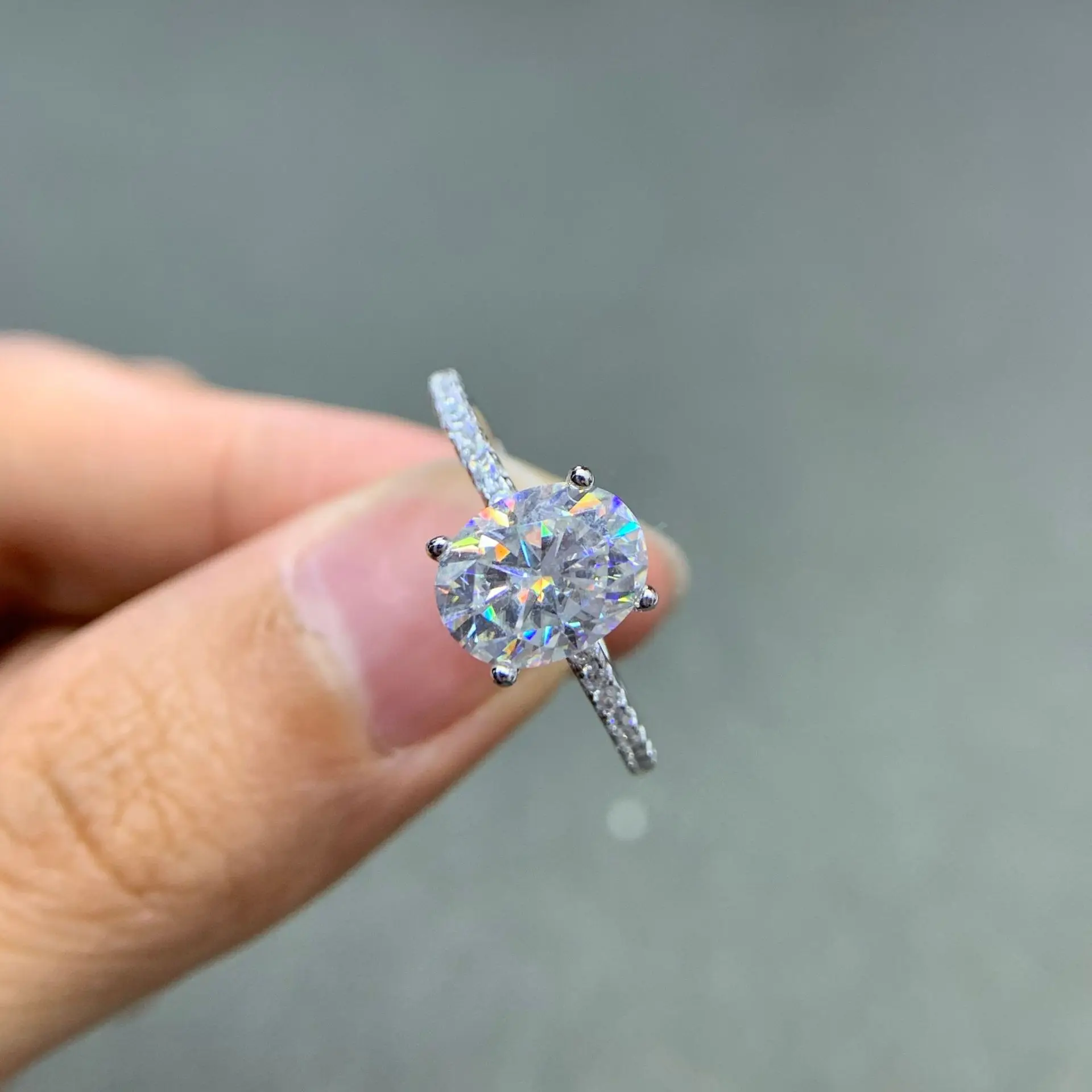 Optimal Price 18K White Yellow Rose Gold Gemstones Oval Moissanite Ring 24-hour Response Capability Wedding Suitable