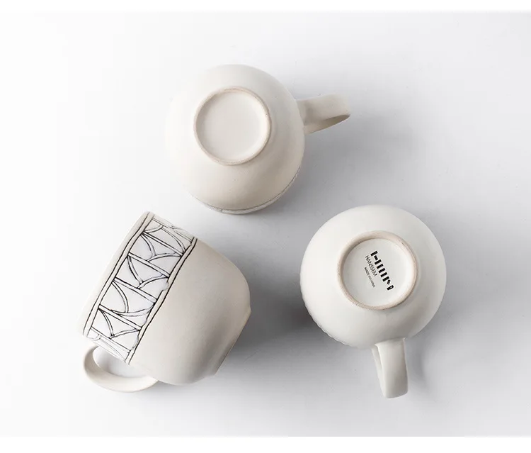 

Customized handmade gift box set with lid and spoon handmade ceramic mug, As the picture show