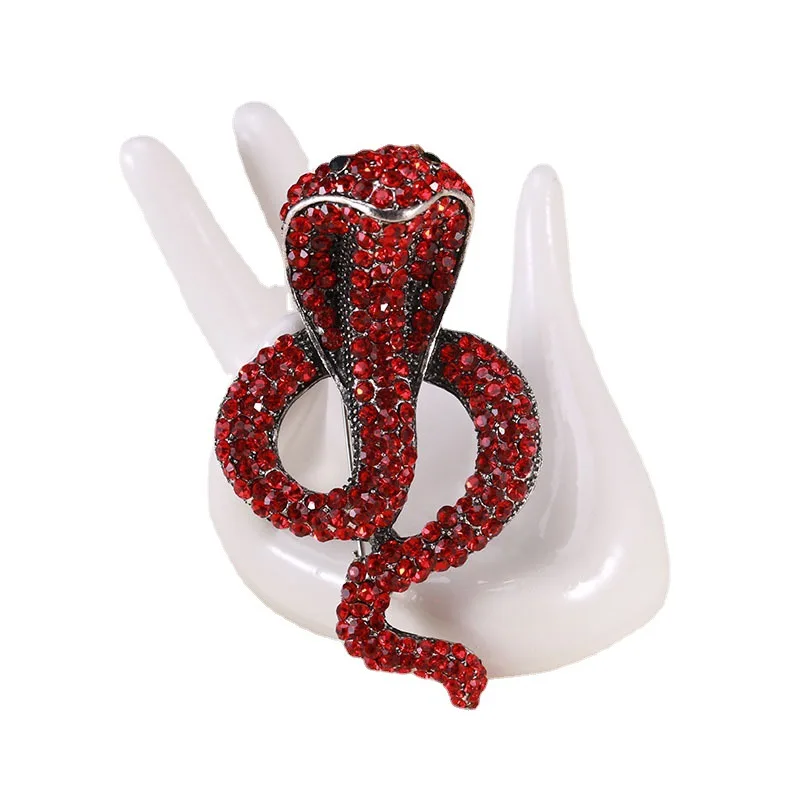 

Brooches ZJ-2201 2021 New Retro creative Zodiac Animal Pin men's personalized snake Brooch, Yellow, red, green