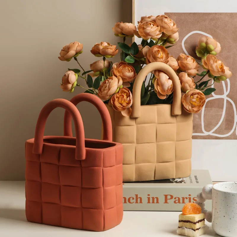 

2021 Newest Creative Design Nordic Handbag Vase Morandi Living Room Ceramic Flower Arrangement Vases