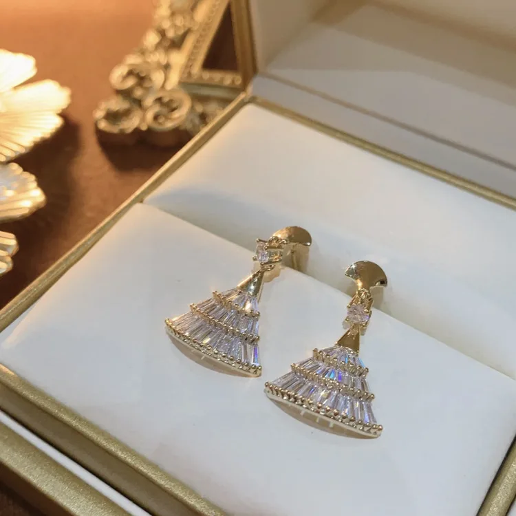 

MSYO Fashion S925 Silver Zircon Sector Earrings For Women