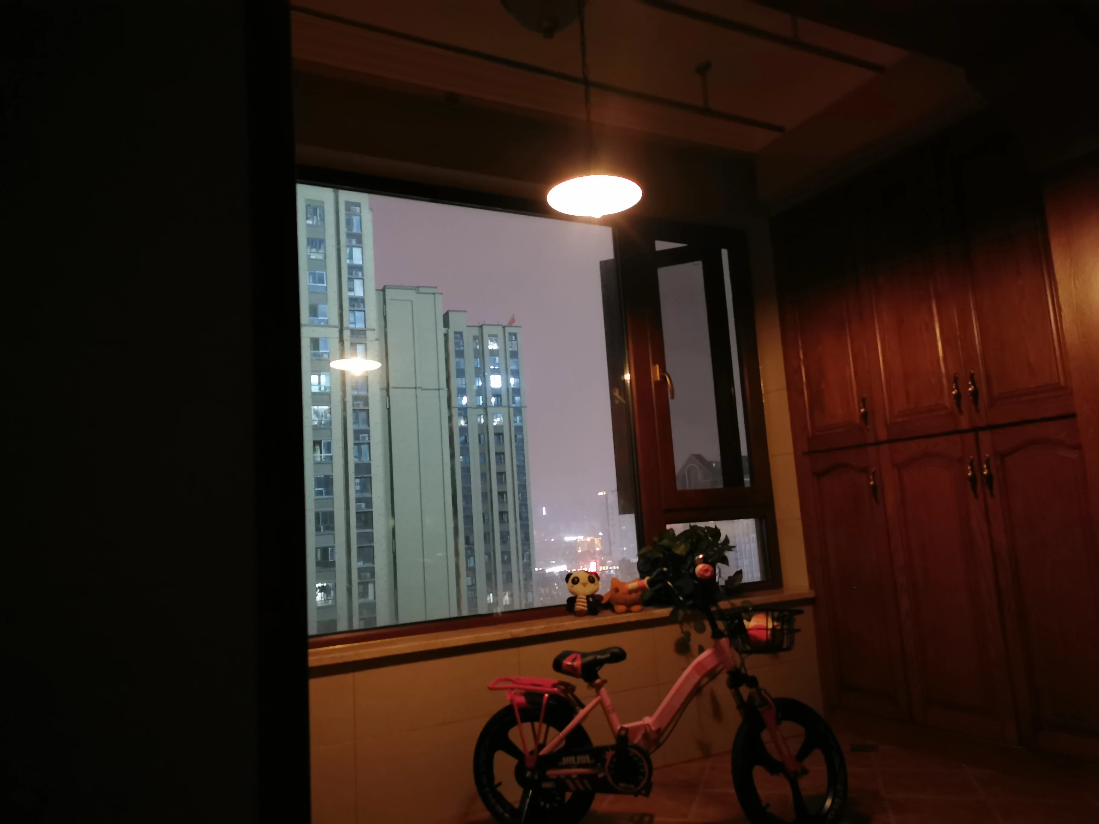 
Remote Control Waterproof Solar Pendant Light for Home use 