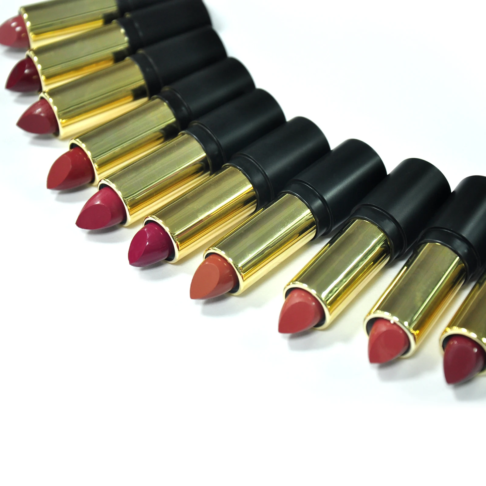 

Customized your own logo waterproof matte nude private label 30 colors lipstick