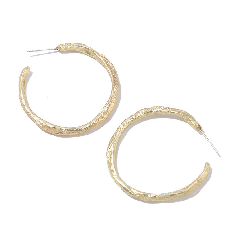 

Vintage Gold Color Hoop Earrings Female Retro Round Alloy Statement Simple Punk Circle Earring For Women Party Jewelry