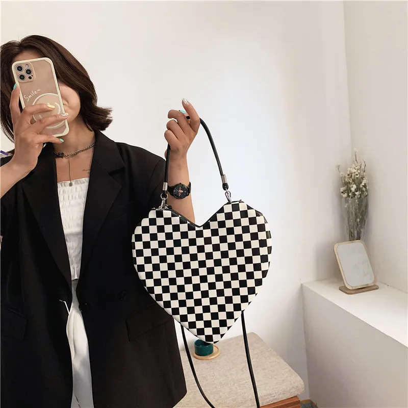 

KALANTA 2022 Fashion Designer Famous Trendy Heart Shaped Chessboard Grid Ins Crossbody Women Shoulder Hand Bag Handbag For Women, Customizable