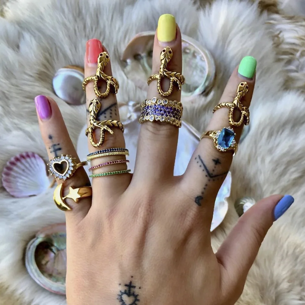 

OUYE New Retro Diamond-studded Snake Girl Ring Exaggerated Personality Hip-hop Snake Ring Jewelry Wholesale, Colorful