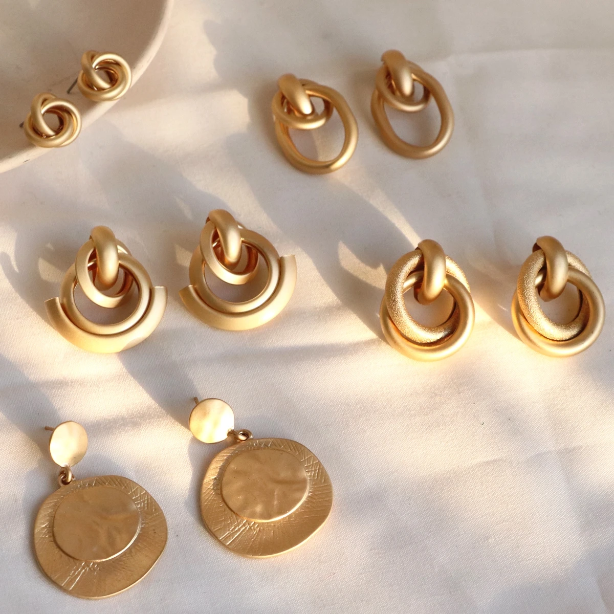 

INS Wind Europe And America Matte Alloy Earrings Geometric Earring for Women modern Jewelry, Colorful