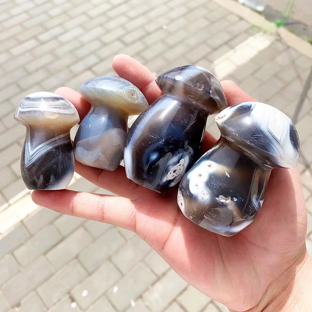 

Natural Energy Gray Orca Agate Agaric Statue Big Killer Whale Mushroom for Healthy Home Decorate