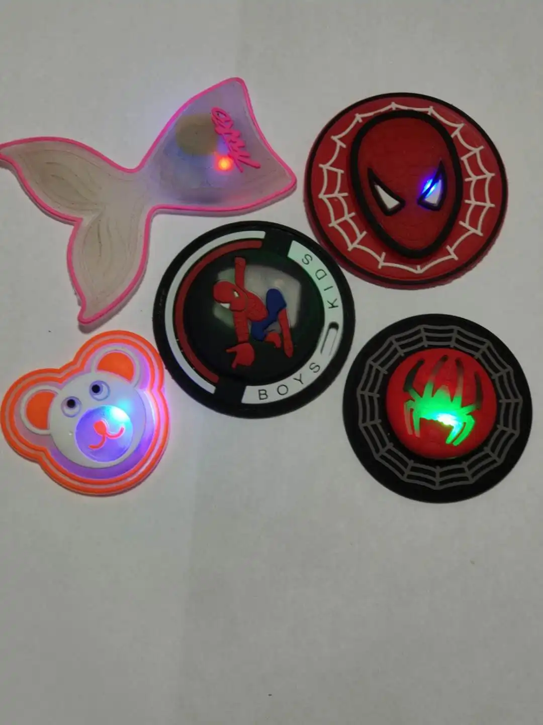 
2020 Direct supply of fashion manufacturers Unicorn waterproof plastic label trend matching 