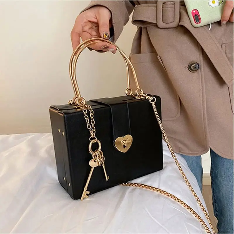 

Luxury Black Box Design Heart-Shaped Buckle Shoulder Bag Korean Style Pu Leather Women Square Handbag