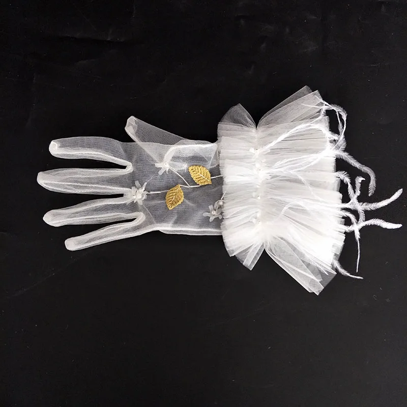 
2020 new Bride design glove Accessories Elegant Simple pearl beads leaf Lace Plain White wedding gloves 
