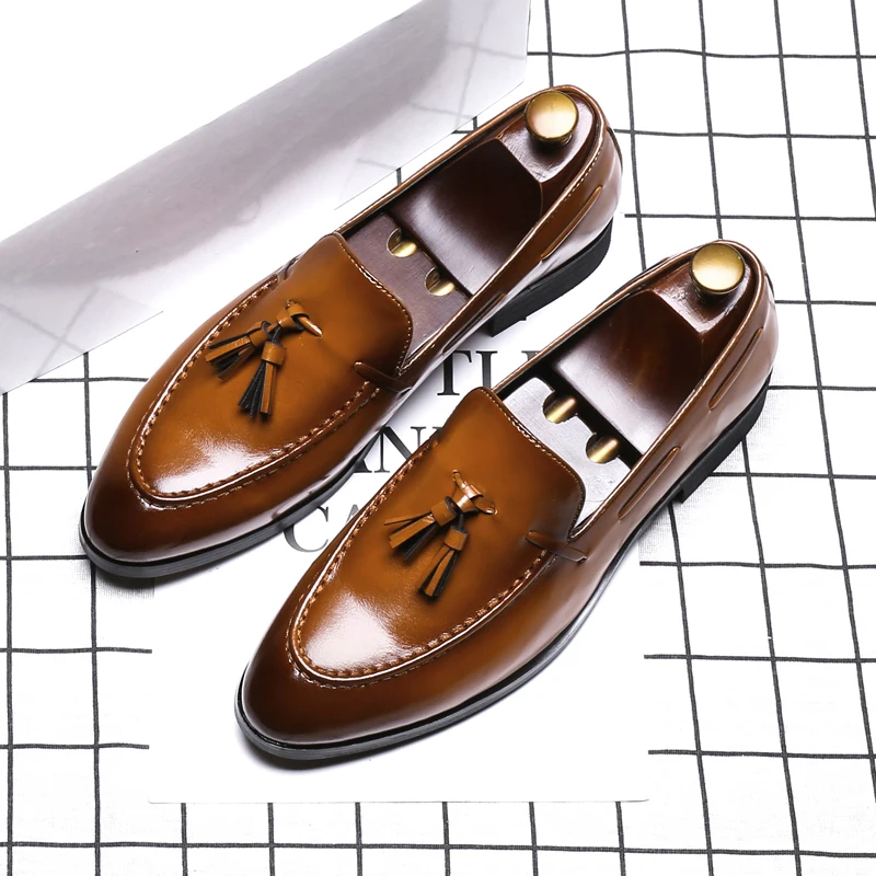 

Hot Sell Fashion Genuine Leather Slip On Shoes loafer shoes leather men trade explosion models Pointed Retro small leather shoes, Brown,black