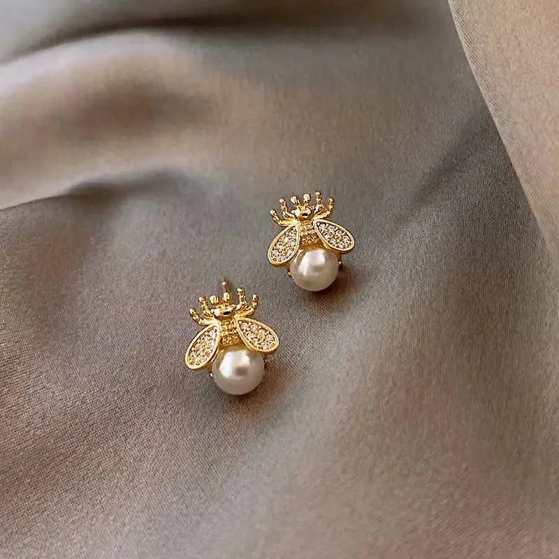 

New Fashion 925 Silver Needle Earrings Little Bee Pearl Earrings Simple Earrings, Picture