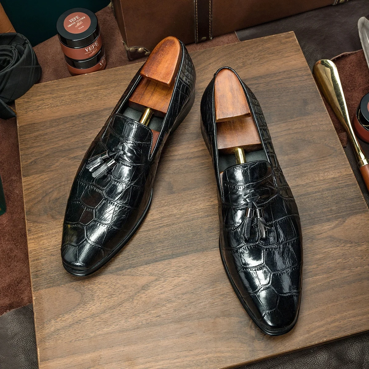 

Hot selling 2021 fashion men shoes slip on luxury men loafer, Black,blue