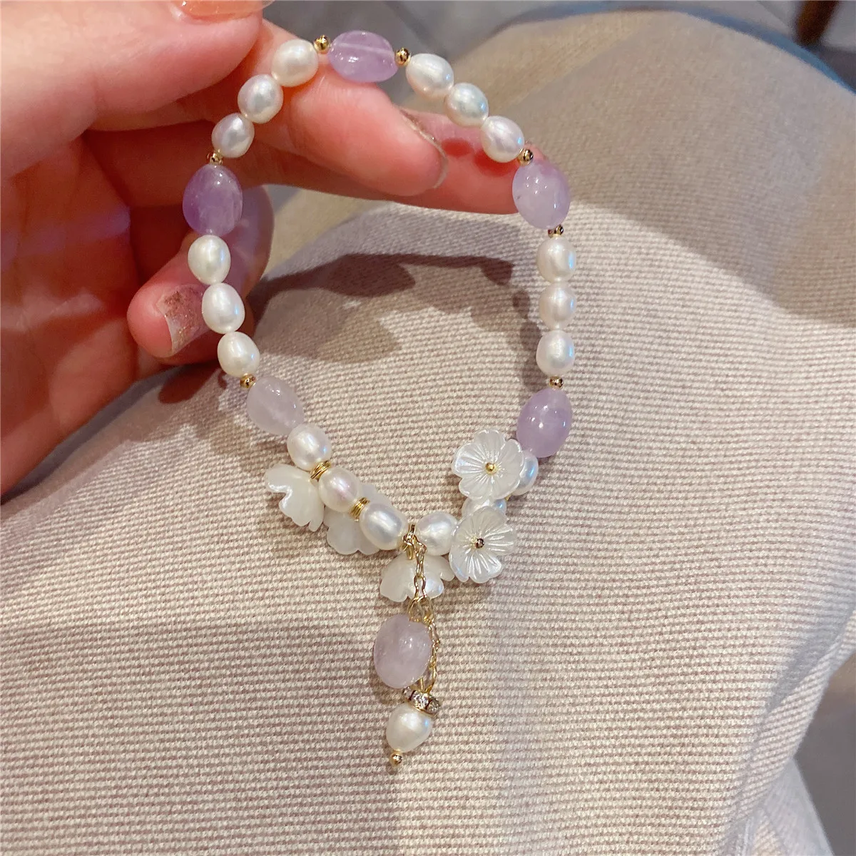 

Gentle Flower Natural Baroque Freshwater Pearls Purple Crystal Beaded Strand Bracelets Women Fashion Jewelry Wholesale, Picture shows