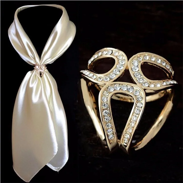 

Flowers Scarf Buckle Wedding Brooch Christmas Pins, As picture
