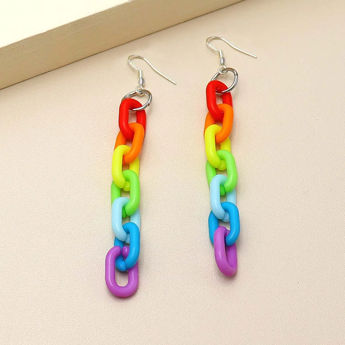 

2 Pcs/Set Fun Women Earrings Geometric Rainbow Buckle Chain Pendant Long Stud Earring Ear Clip Set Hip Hop Girls Party Jewelry, Multicolor