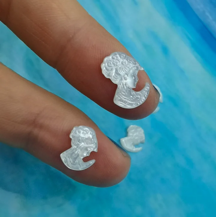 

Jialin jewelry ins jewelry making bracelet relief beauty carved white mother of pearl shell natural diy charm accessories