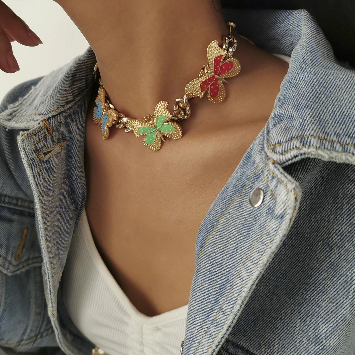 

Hot selling 2021 popular women personalized fashion simple diamond painting oil butterfly adjustment necklace chain, Picture shows