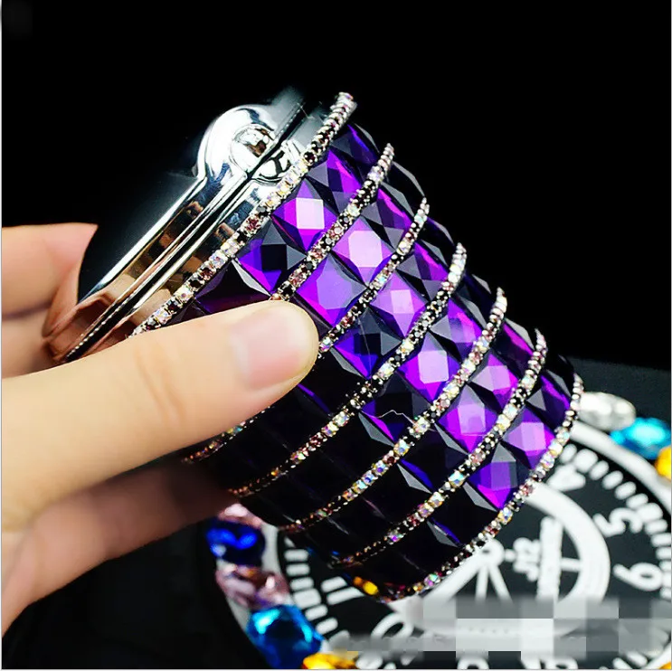 

Luxury Big Rhinestones Led Metal Ashtray With Lid Bling Bling Diamond Ashtray glow in the dark, Picture