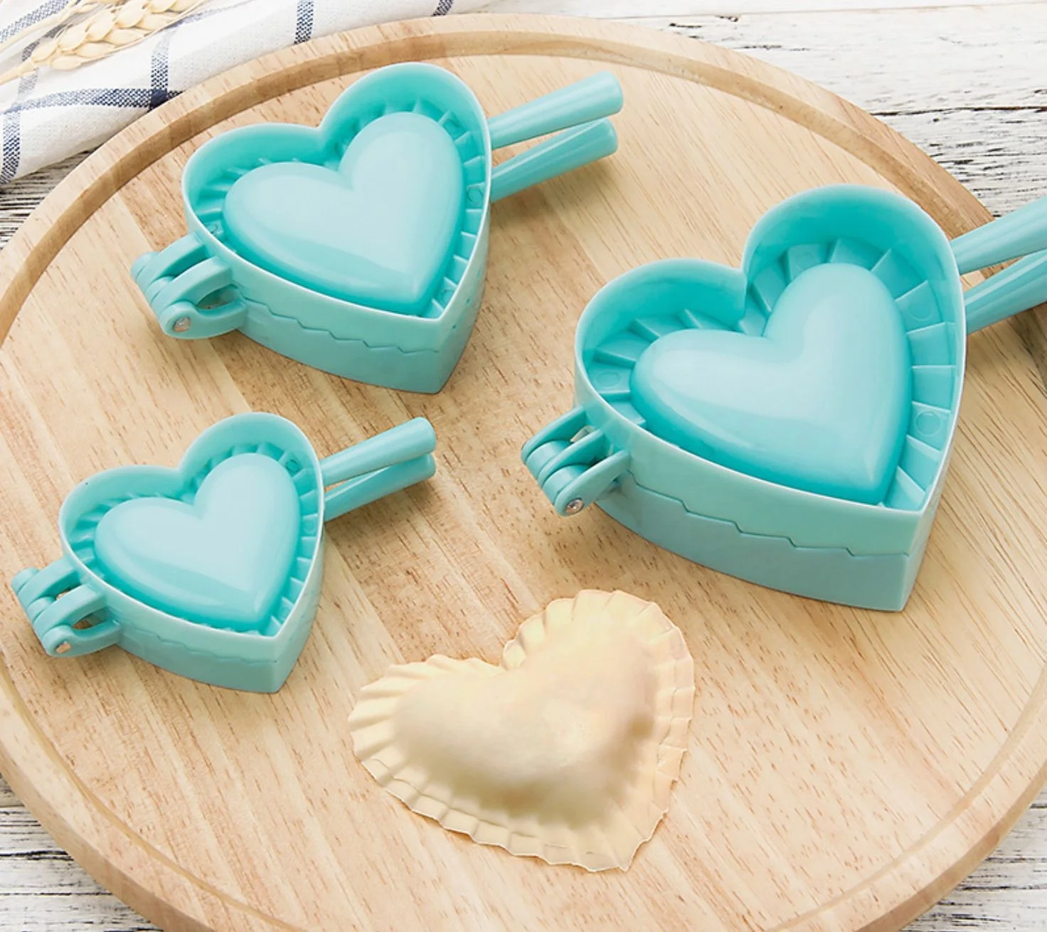 

Hot sell 3pcs cake tools heart shape dumpling mold set, Assorted