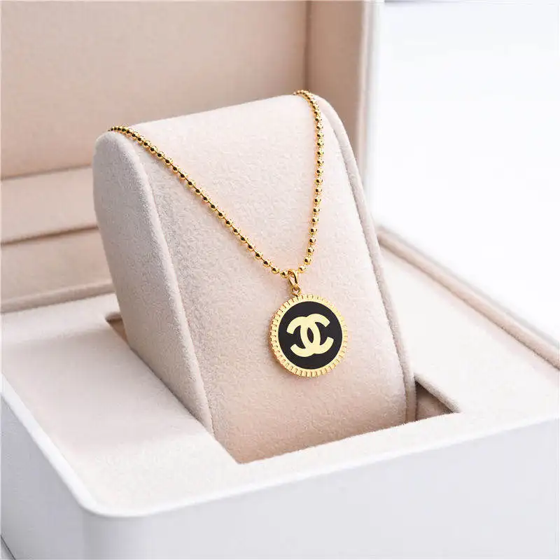 

2020 fashion personality diamond inlaid rose gold necklace