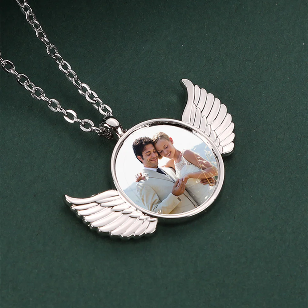 

2021 New Arrival Sublimation Blank Round Necklace Angel Wings Customized Metal Pendant, Silver