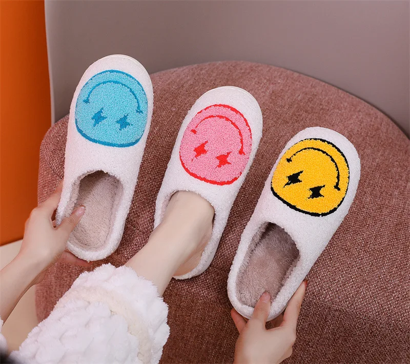 

Hot Sell Smile Slipper New Style Fur Slides For Women New Arrival Wholesale Faux Fur Smile Happy Face Slippers Women Shoes
