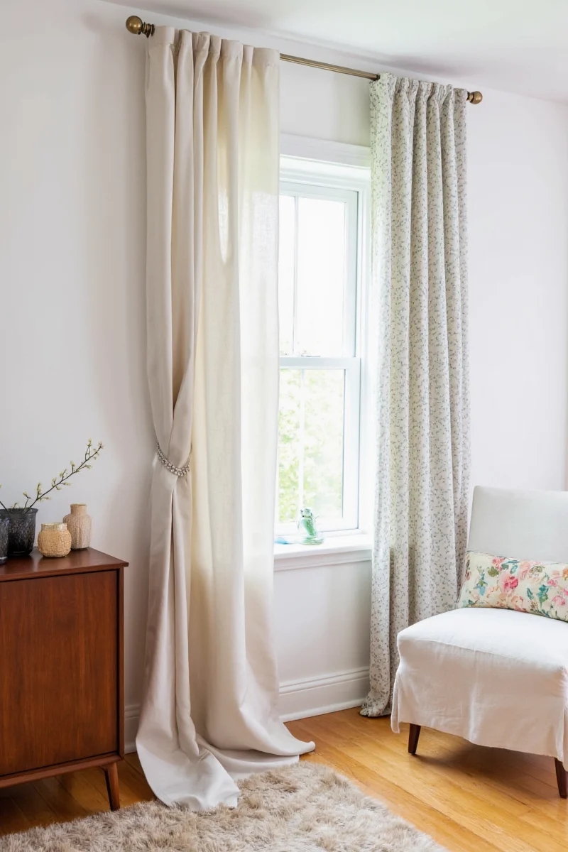 Clamp-on curtain rod in modern style